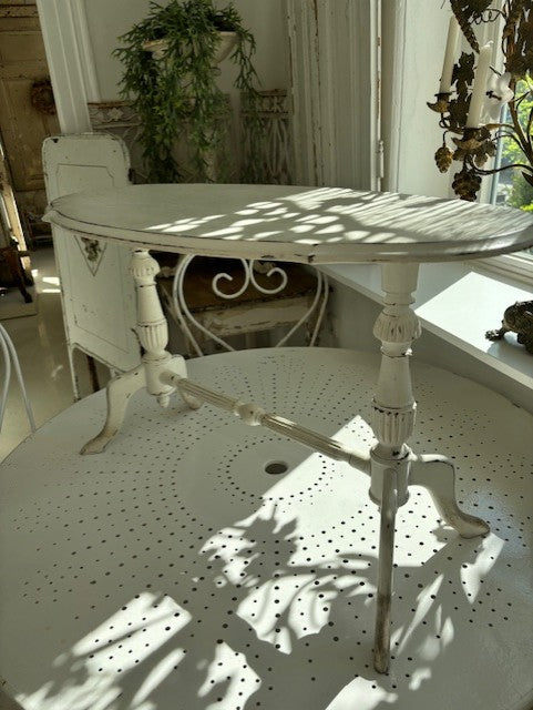 Kleiner Tisch