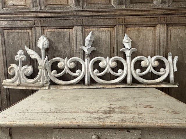 Großes Zink- Relief